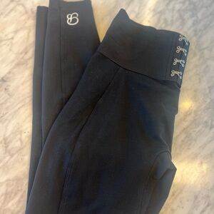 Bombshell Waist Cincher scrunch butt Leggings. Black. Size M.